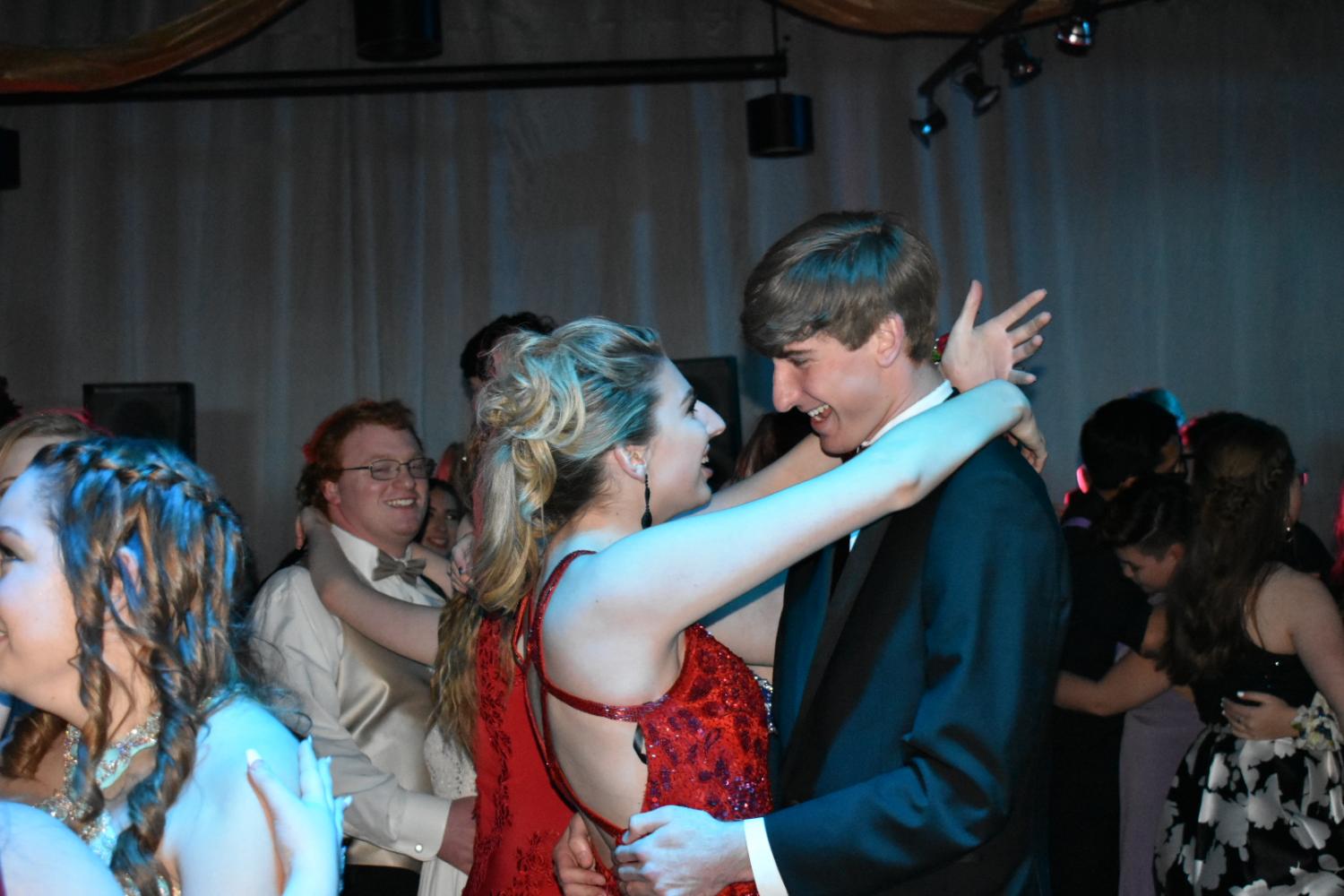 prom-dance-photos-the-rooster