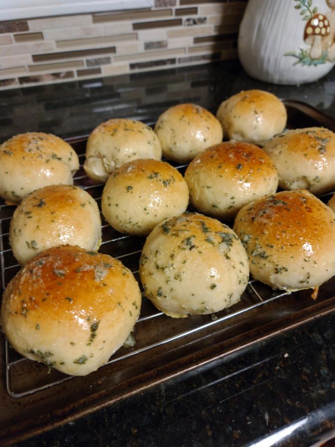 These buttery garlic rolls allow anyone, with any skill level, to bake. These garlic butter rolls can also be customized by using everything bagel seasoning. 